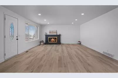 372 N Overland E, Tooele, UT 84074 - Photo 3
