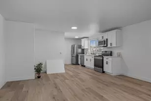 372 N Overland E, Tooele, UT 84074 - Photo 9