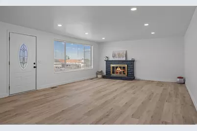 372 N Overland E, Tooele, UT 84074 - Photo 5