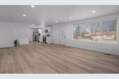 372 N Overland E, Tooele, UT 84074 - Photo 7