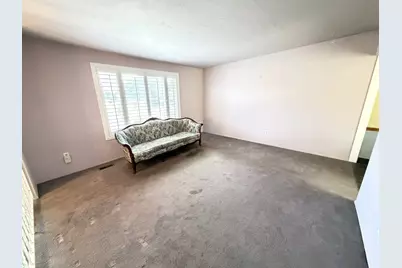 4666 S Edgeware Ln W, Taylorsville, UT 84129 - Photo 11