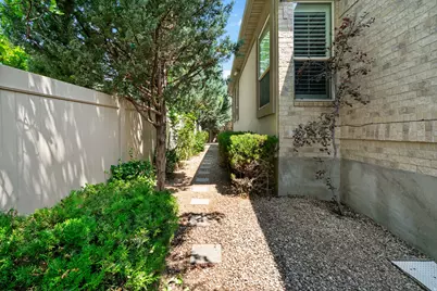 1653 E Crescent View Circle S, Sandy, UT 84092 - Photo 43