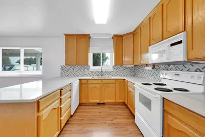 7057 S 2800 W, West Jordan, UT 84084 - Photo 15