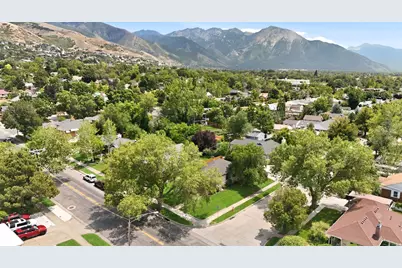 2406 E 2100 S, Salt Lake City, UT 84109 - Photo 29