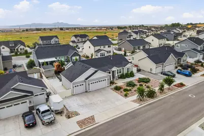 8493 N Weston Way N, Lake Point, UT 84074 - Photo 7