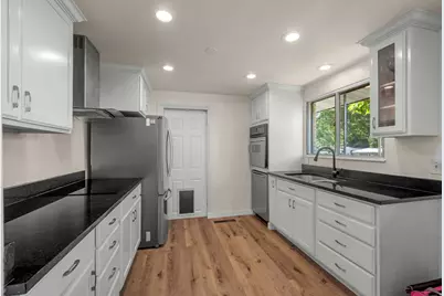 695 E 3950 N, Provo, UT 84604 - Photo 9