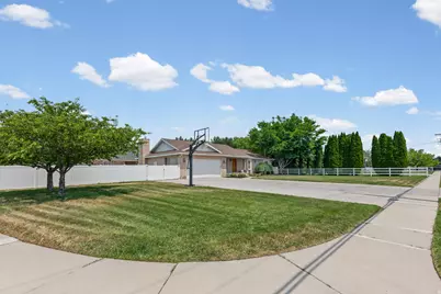 425 E 2600 N, Lehi, UT 84043 - Photo 5