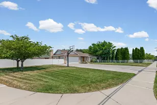 425 E 2600 N, Lehi, UT 84043 - Photo 5