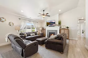 222 W 450 S, Hyde Park, UT 84318 - Photo 9
