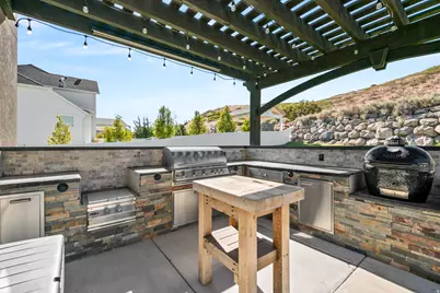 528 W Autumn Hills Blvd, Lehi, UT 84048 - Photo 57