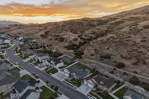 528 W Autumn Hills Blvd, Lehi, UT 84048 - Photo 95