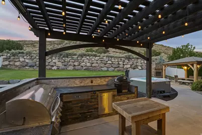 528 W Autumn Hills Blvd, Lehi, UT 84048 - Photo 49