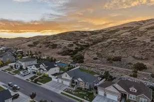 528 W Autumn Hills Blvd, Lehi, UT 84048 - Photo 101