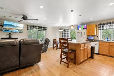 9567 S Misty Oaks Cir, South Jordan, UT 84095 - Photo 11