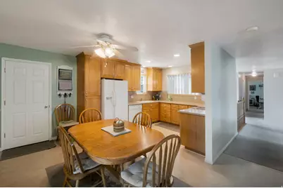 11072 S Windy Peak Ridge Dr E #32, Sandy, UT 84094 - Photo 7