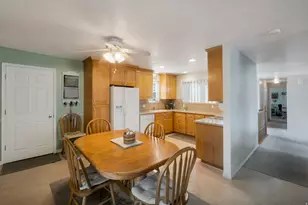 11072 S Windy Peak Ridge Dr E, Sandy, UT 84094 - Photo 7