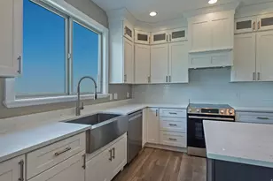 548 S Lofty Ln E, North Salt Lake, UT 84054 - Photo 7