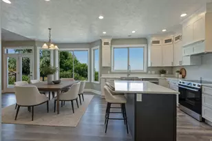 548 S Lofty Ln E, North Salt Lake, UT 84054 - Photo 9