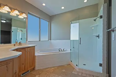 548 S Lofty Ln E, North Salt Lake, UT 84054 - Photo 15