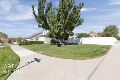 704 W Vahe St, Draper, UT 84020 - Photo 3