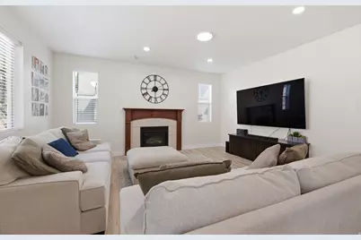 7755 N Brookwood Dr, Eagle Mountain, UT 84005 - Photo 11