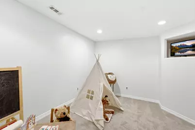 2744 E Woodhampton Cir, Sandy, UT 84092 - Photo 71