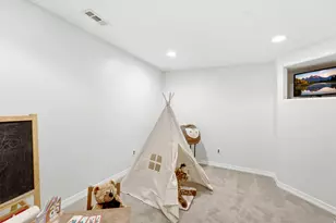 2744 E Woodhampton Circle, Sandy, UT 84092 - Photo 71