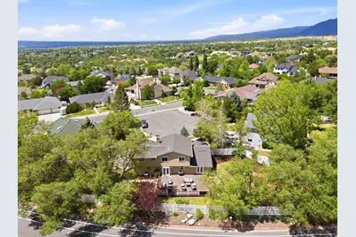2744 E Woodhampton Cir, Sandy, UT 84092 - Photo 101