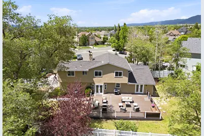 2744 E Woodhampton Cir, Sandy, UT 84092 - Photo 95