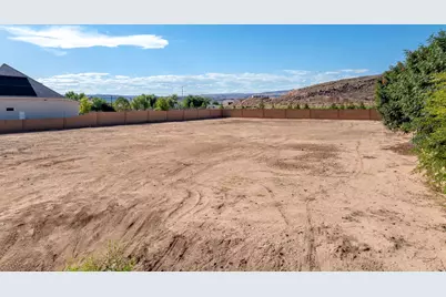 387 E Chateau Meadows Cir #3, Washington, UT 84780 - Photo 3