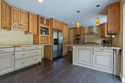 9473 S Hunts End Dr, Sandy, UT 84092 - Photo 11