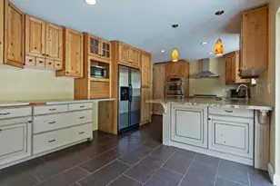 9473 S Hunts End Dr, Sandy, UT 84092 - Photo 11