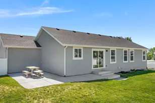 3733 N Eisenhower St, Eagle Mountain, UT 84005 - Photo 25