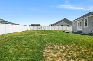 3733 N Eisenhower St, Eagle Mountain, UT 84005 - Photo 23