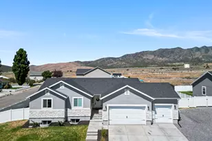 3733 N Eisenhower St, Eagle Mountain, UT 84005 - Photo 1