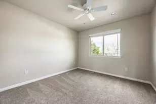 1065 W Windsor Dr, North Salt Lake, UT 84054 - Photo 23