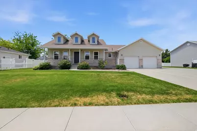 215 N 750 W, Hyrum, UT 84319 - Photo 39
