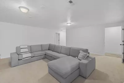 215 N 750 W, Hyrum, UT 84319 - Photo 17