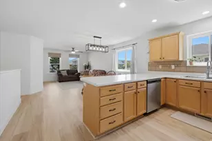 215 N 750 W, Hyrum, UT 84319 - Photo 15
