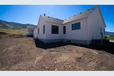 1125 E Center St, Hyde Park, UT 84318 - Photo 7