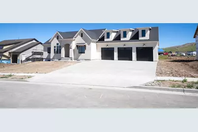 1125 E Center St, Hyde Park, UT 84318 - Photo 3