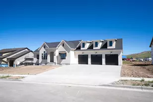 1125 E Center St, Hyde Park, UT 84318 - Photo 3