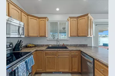 386 W Winter Wheat Way N, Saratoga Springs, UT 84045 - Photo 13