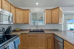 386 W Winter Wheat Way N, Saratoga Springs, UT 84045 - Photo 13