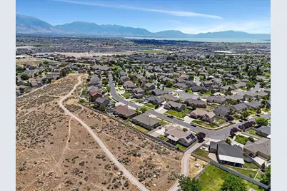 386 W Winter Wheat Way N, Saratoga Springs, UT 84045 - Photo 25