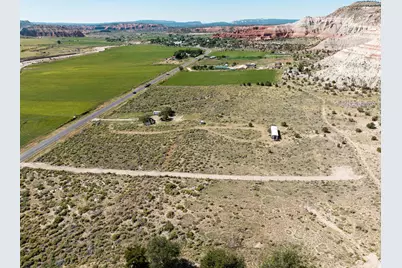 689 Utah Highway 12, Cannonville, UT 84718 - Photo 7