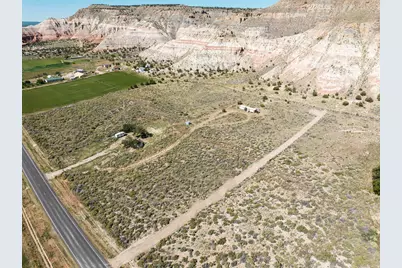 689 Utah Highway 12, Cannonville, UT 84718 - Photo 9