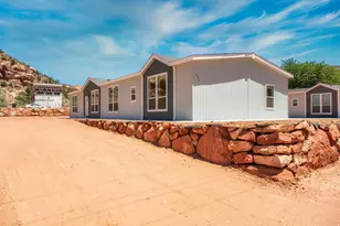 464 Jessop Ave, Hildale, UT 84784 - Photo 3
