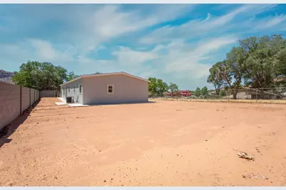 464 Jessop Ave, Hildale, UT 84784 - Photo 3