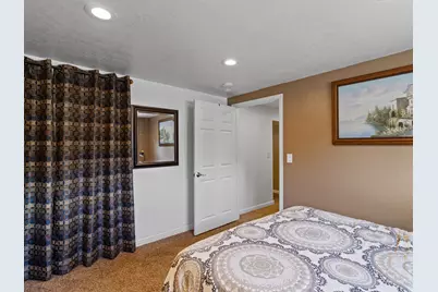 449 E 900 N, Orem, UT 84097 - Photo 17